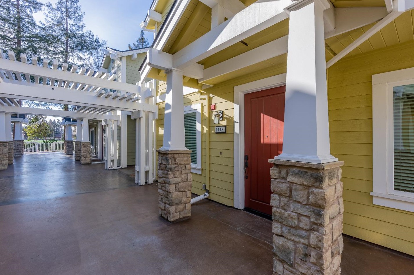 1118 Boranda Ave, Mountain View, CA 94040