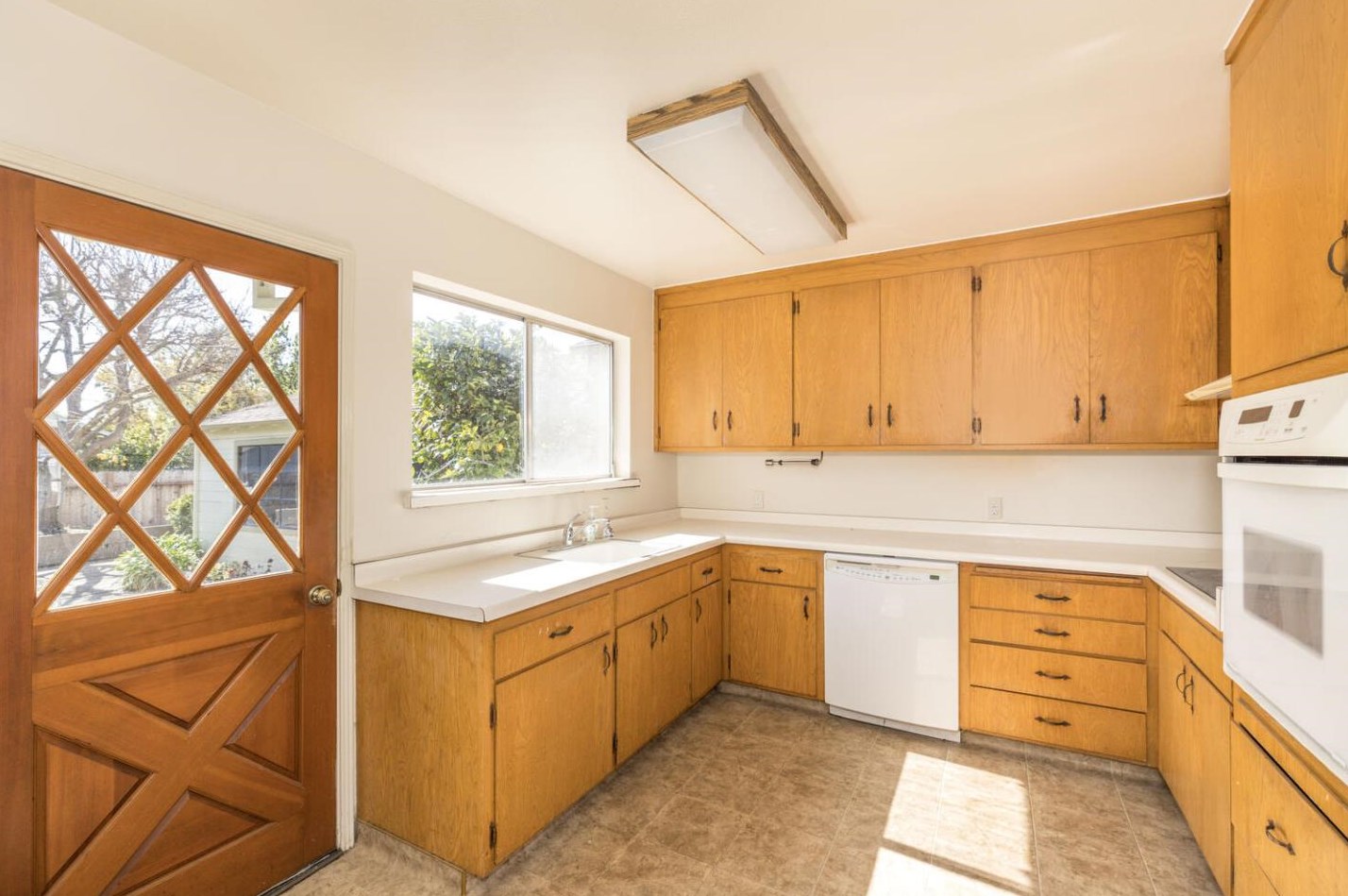 1520 Cypress Ave, San Mateo, CA 94401-2025