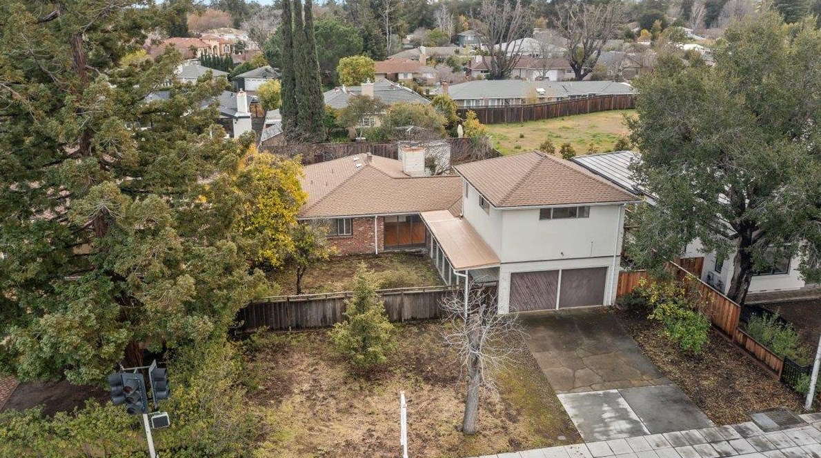 633 Arastradero Rd, Palo Alto, CA 94306