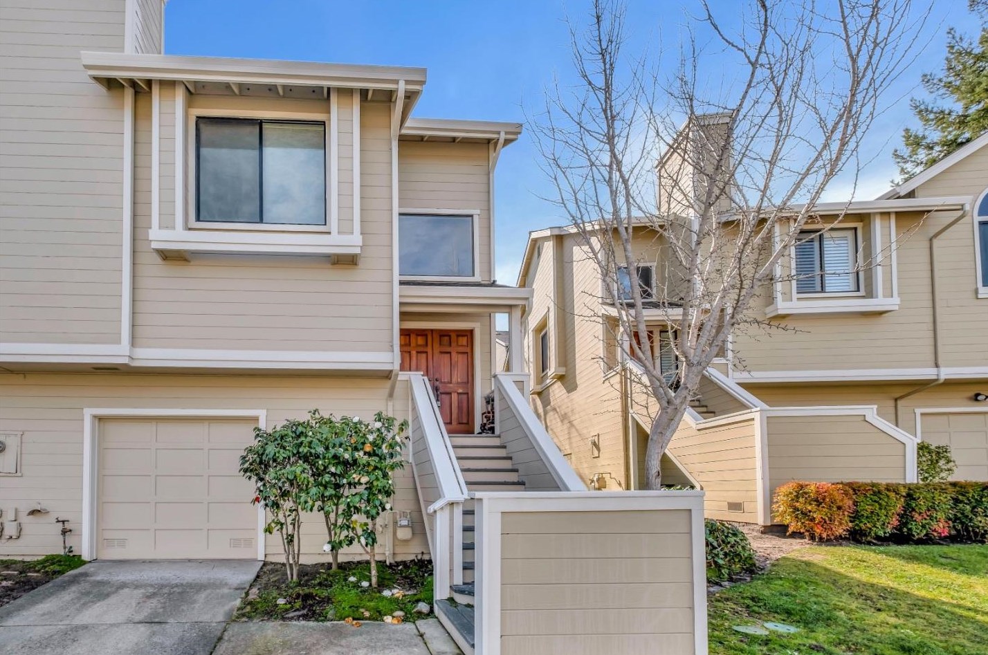 18 Carriage Ln, Santa Cruz, CA 95066-4771