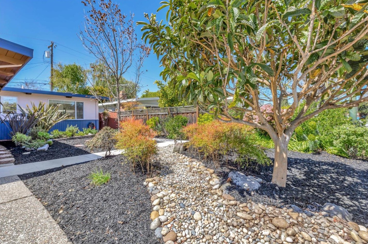 2467 Betlo Ave, Mountain View, CA 94043