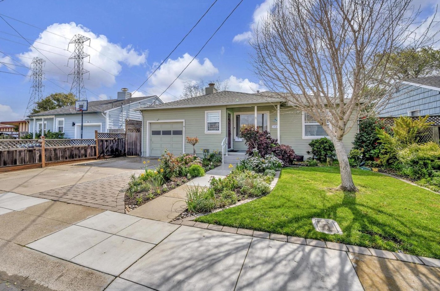1724 York Ave, San Mateo, CA 94401-2044