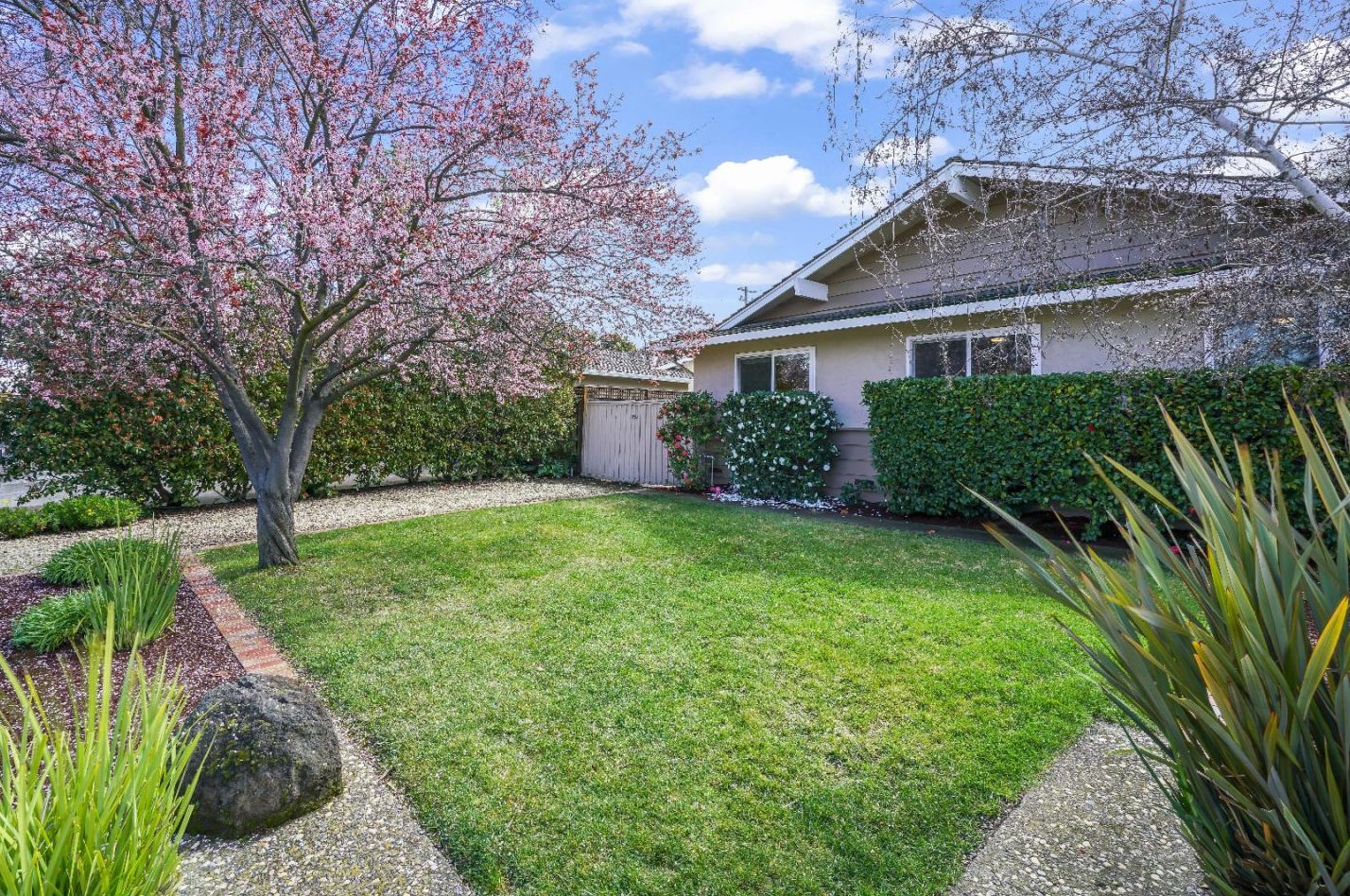 18840 Kosich Dr, Saratoga CA  95070-3554 exterior