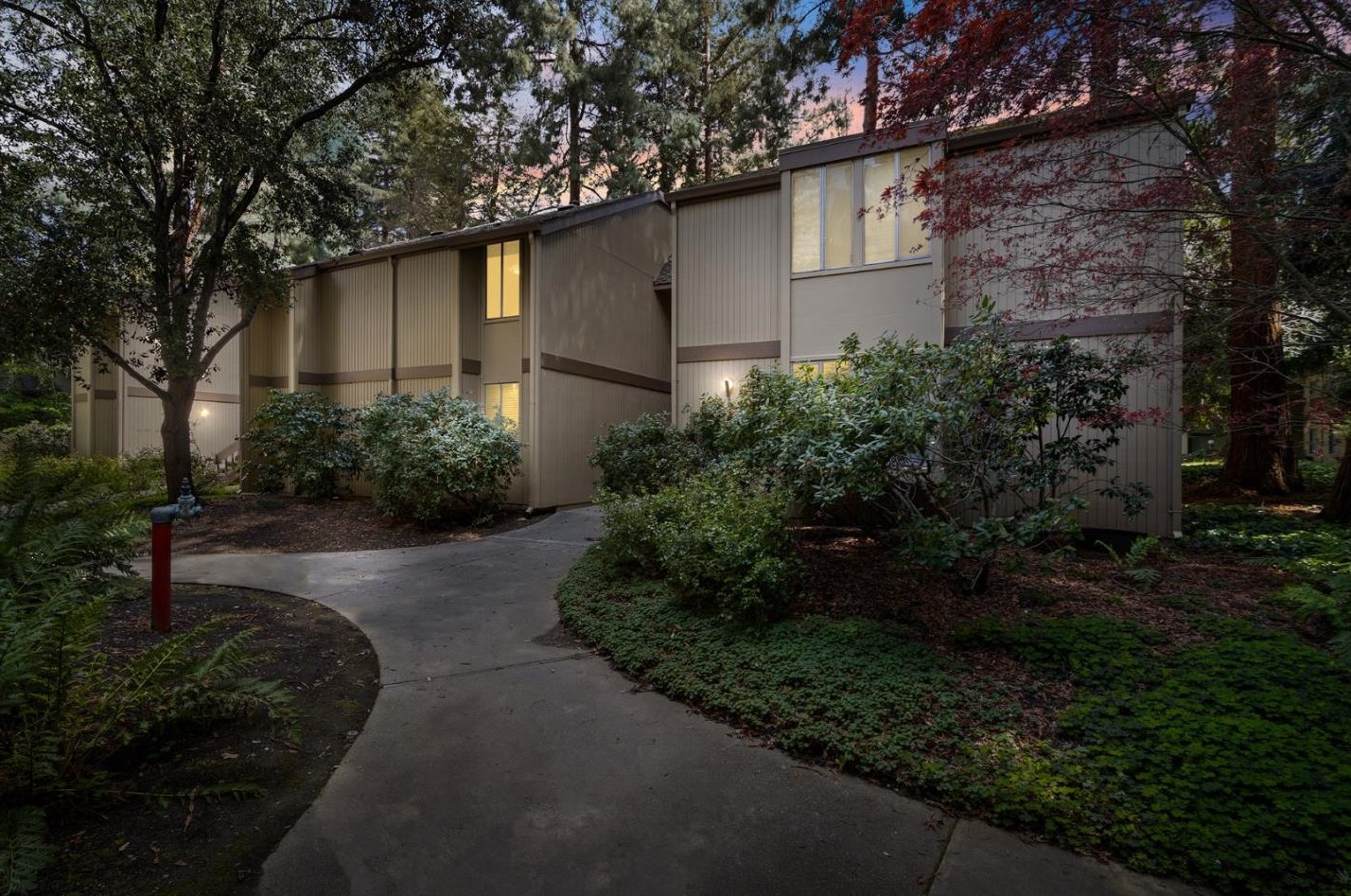 505 Cypress Point Dr 8, Mountain View, CA 94043