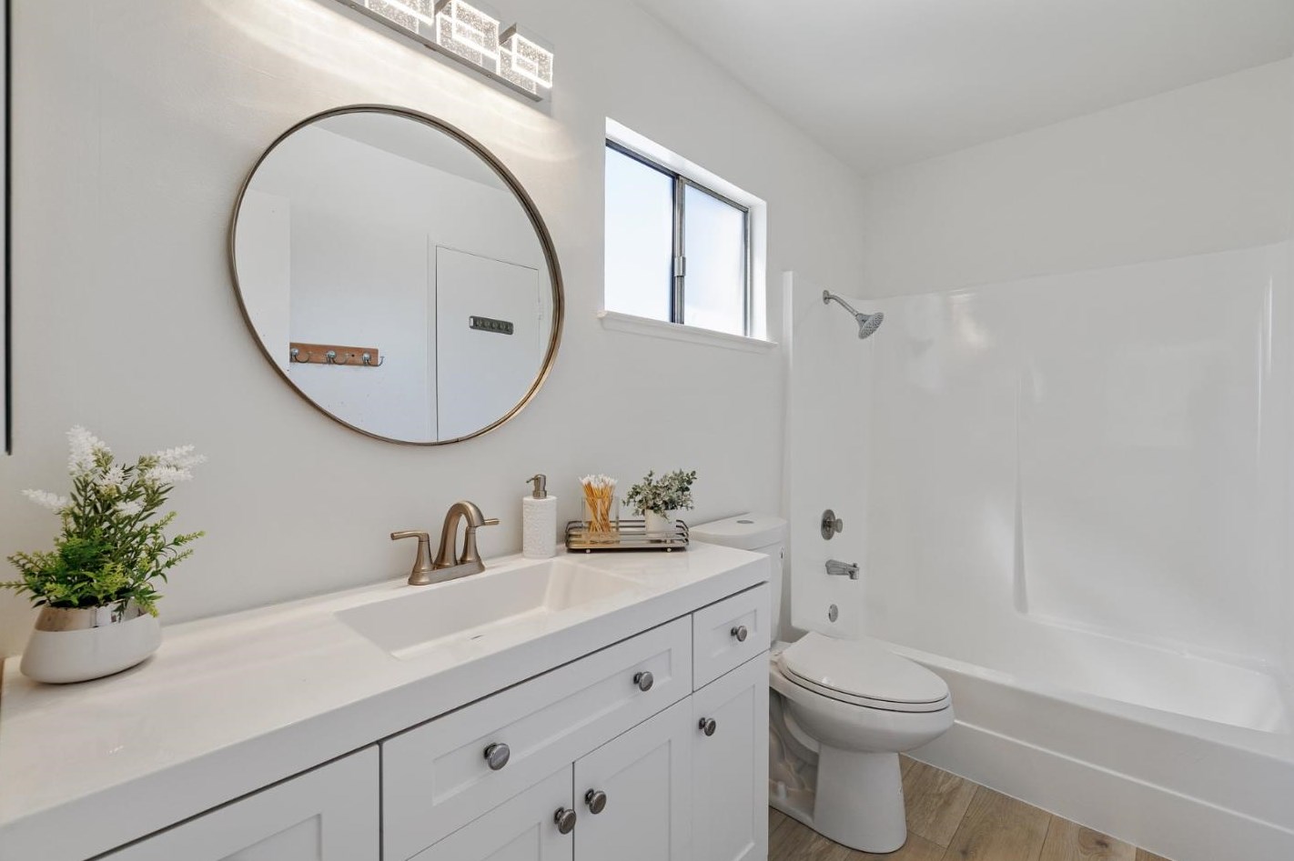 761 Orion Ln, San Mateo CA  94404-2787 exterior