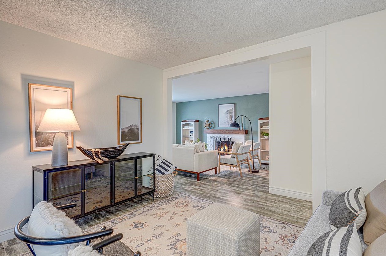1335 Cherokee Dr, Salinas CA  93906-2622 exterior