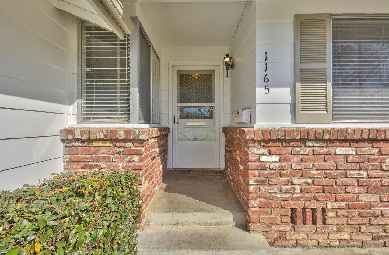 1165 Via Paraiso, Salinas, CA 93901-3810