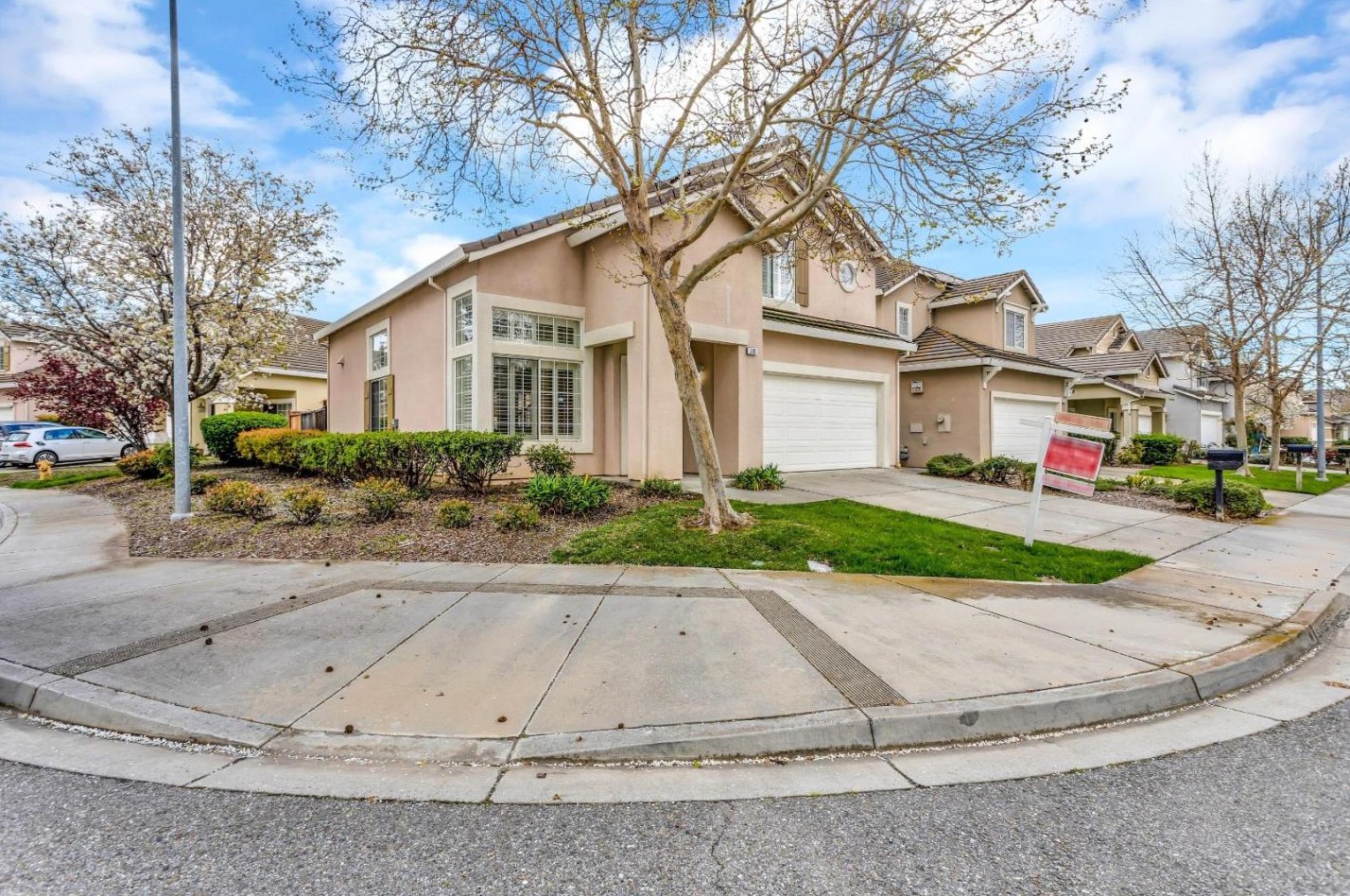 296 Summerfield Dr, Milpitas, CA 95035