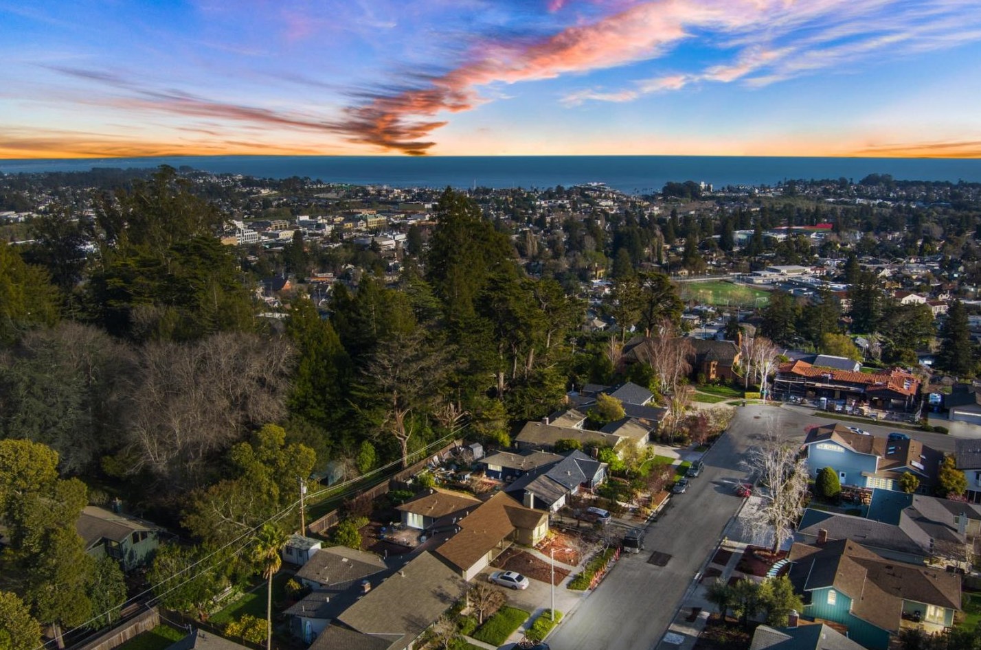 115 Roger Dr, Santa Cruz, CA 95060-2633