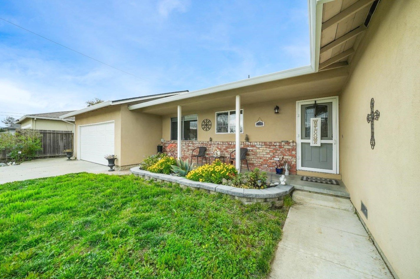 1970 Scenic Cir, Hollister, CA 95023