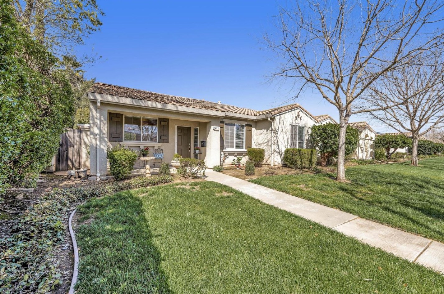 1425 Cypress Ct, Gilroy, CA 95020