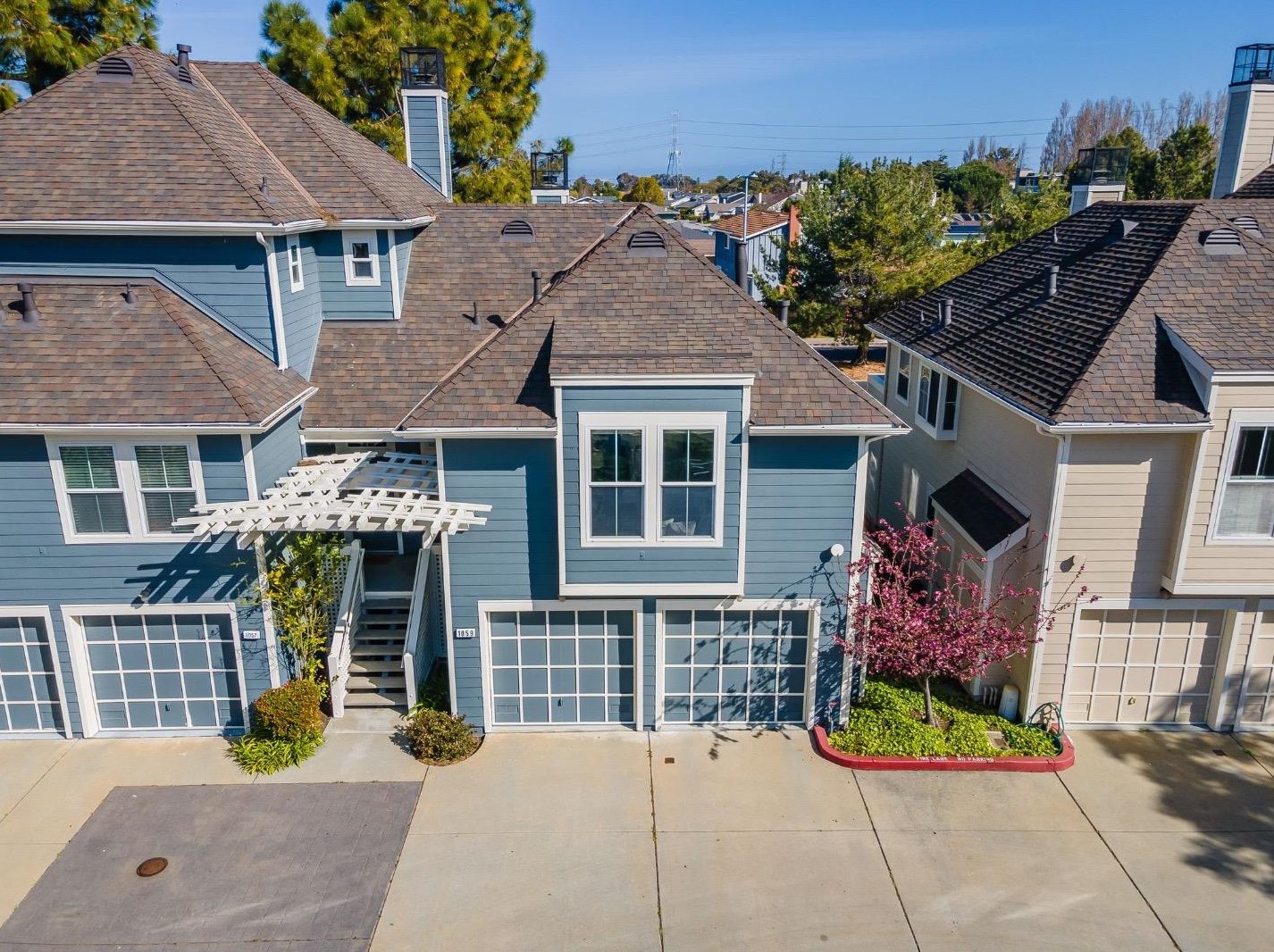 1059 Hull Ln, San Mateo, CA 94404-3809