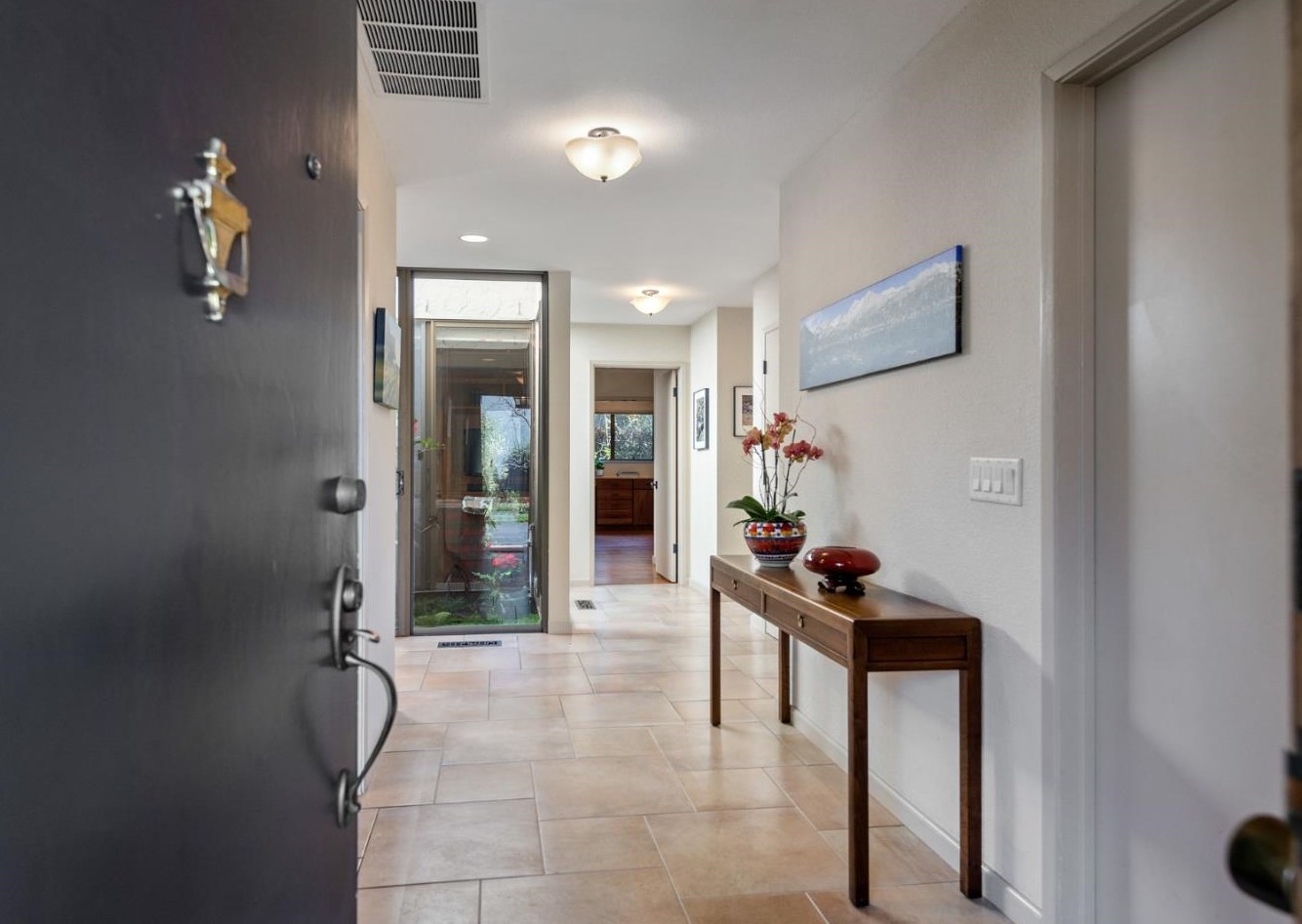 2462 Sharon Oaks Dr, Menlo Park, CA 94025
