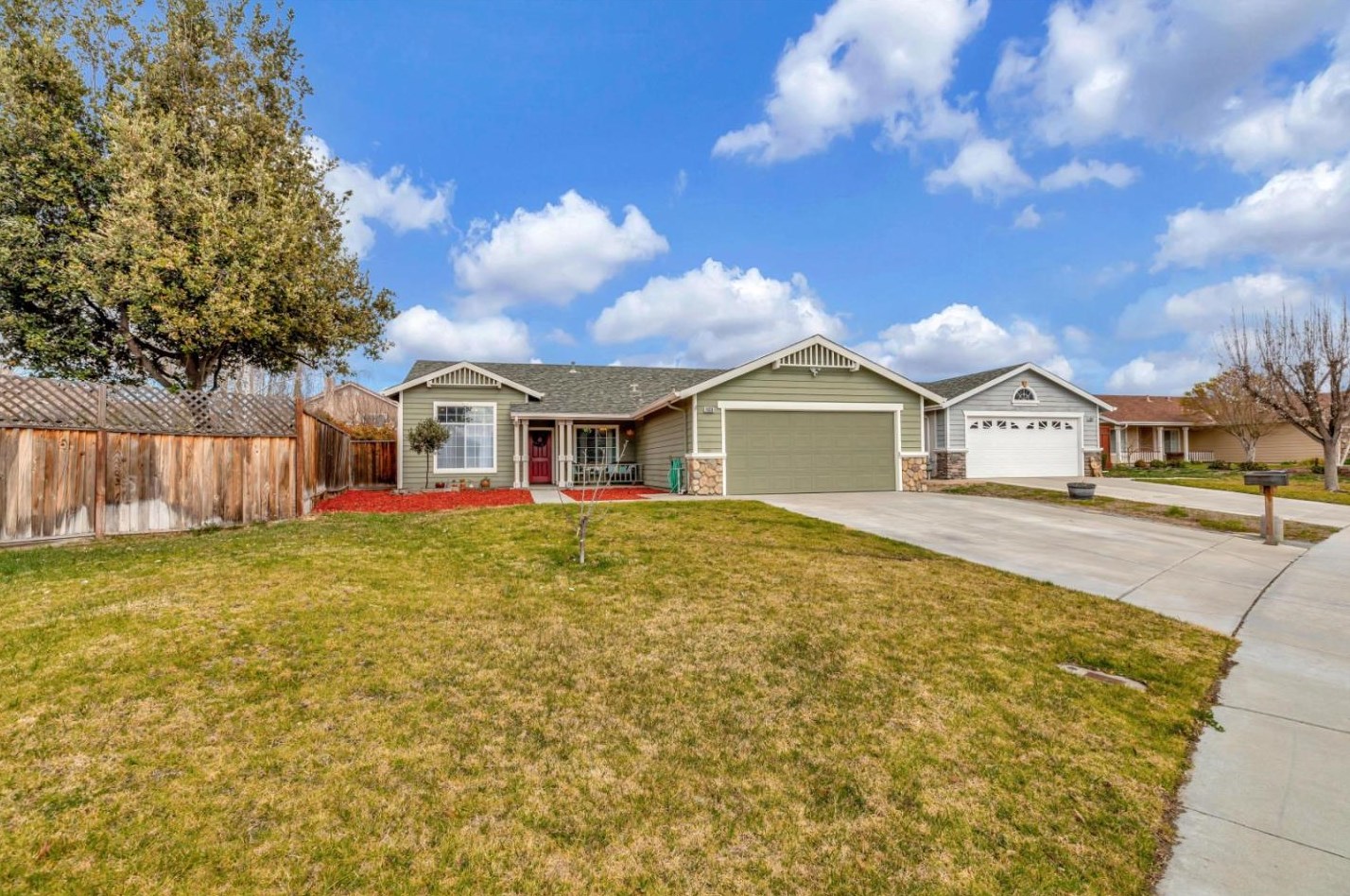 1430 Brighton Dr, Hollister, CA 95023