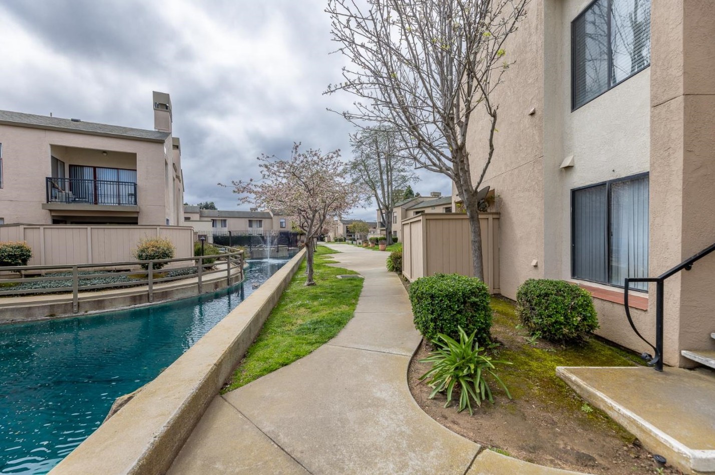 2392 N Main St G, Salinas, CA 93906
