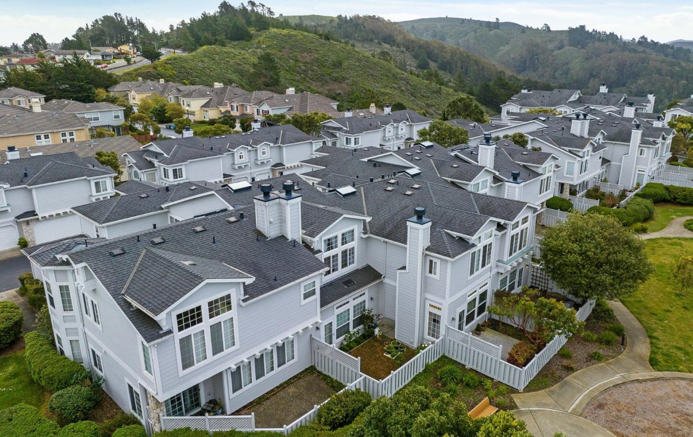 154 Outlook Cir, Pacifica, CA 94044