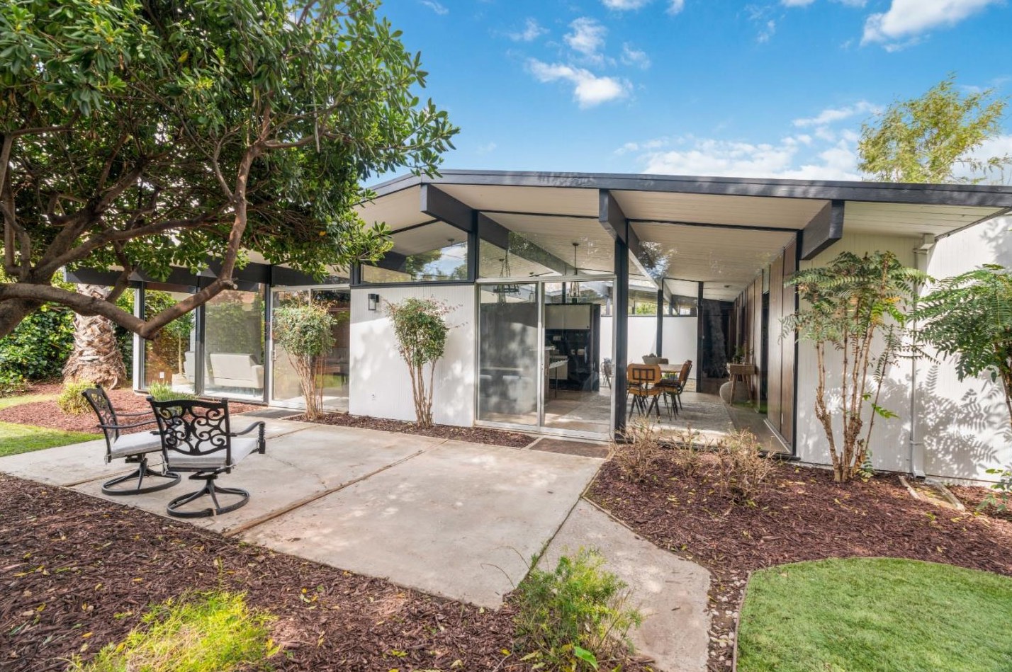 2285 Fairglen Dr, San Jose, CA 95125-4925