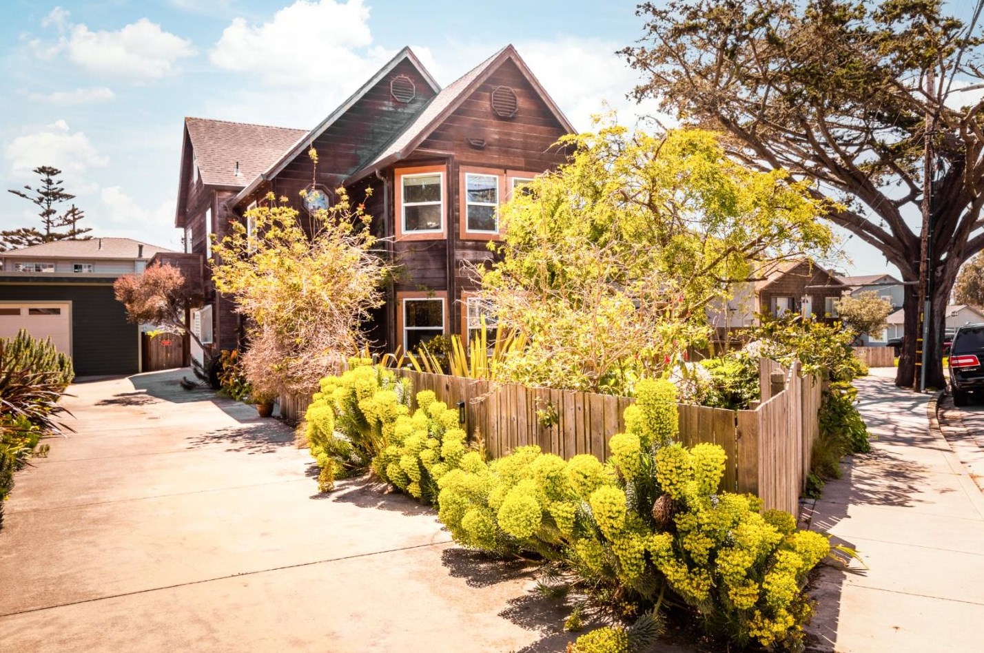 174 Pacific Ave, Pacifica, CA 94044