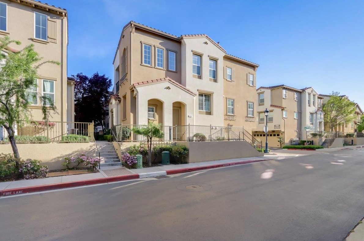 1193 Mente Linda Loop, Milpitas, CA 95035