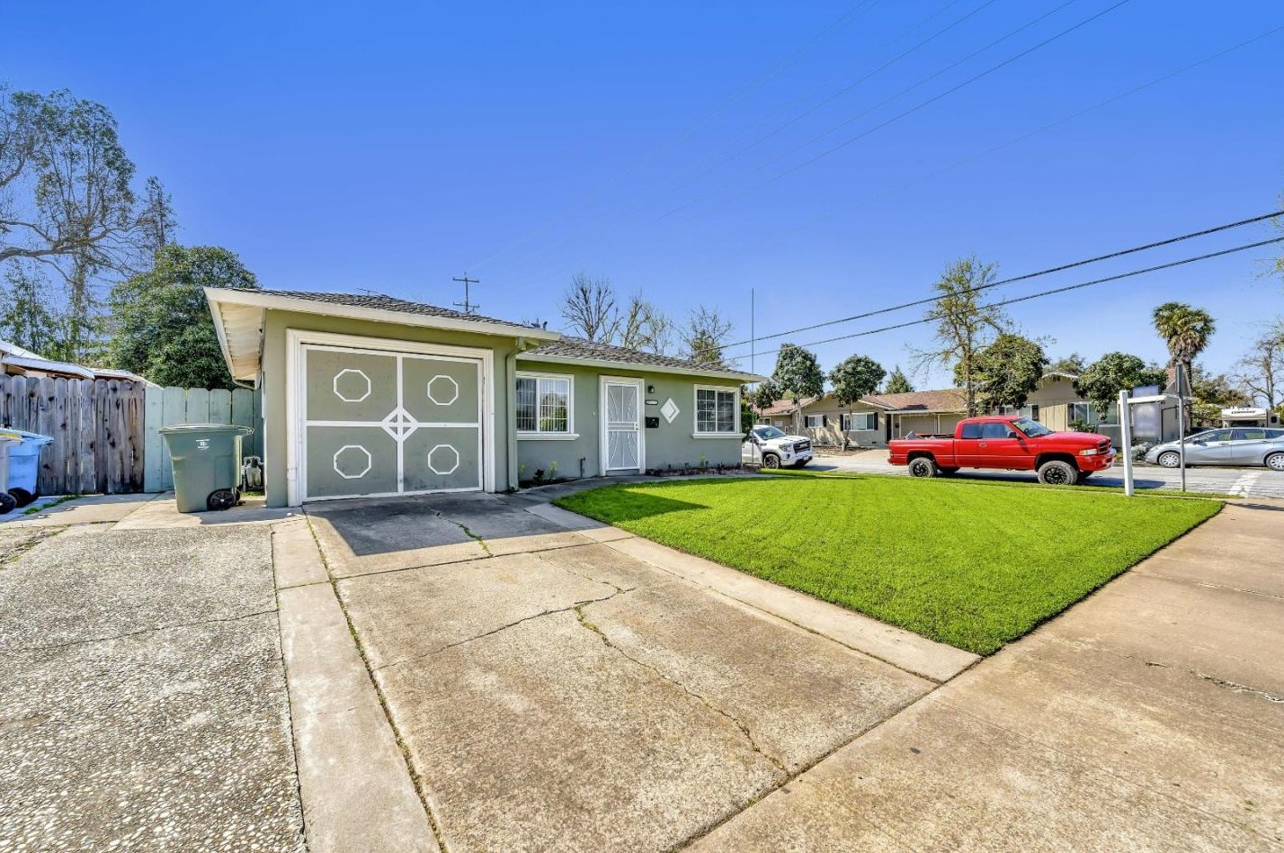 7091 Rosanna St, Gilroy, CA 95020
