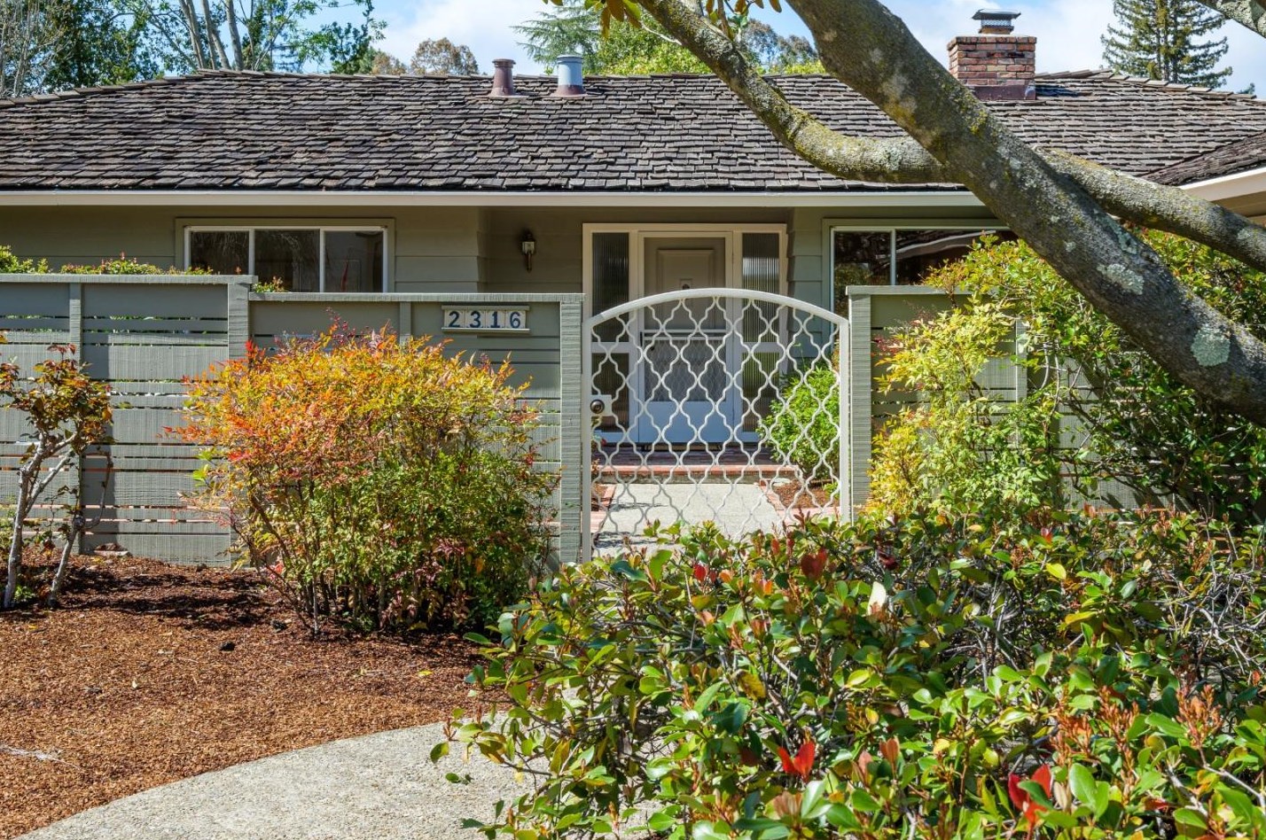 2316 Loma Prieta Ln, Menlo Park, CA 94025-6717