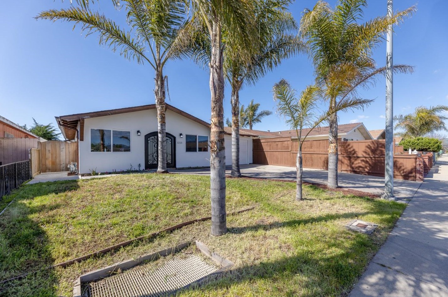 1223 Nogal Dr, Salinas, CA 93905-1214