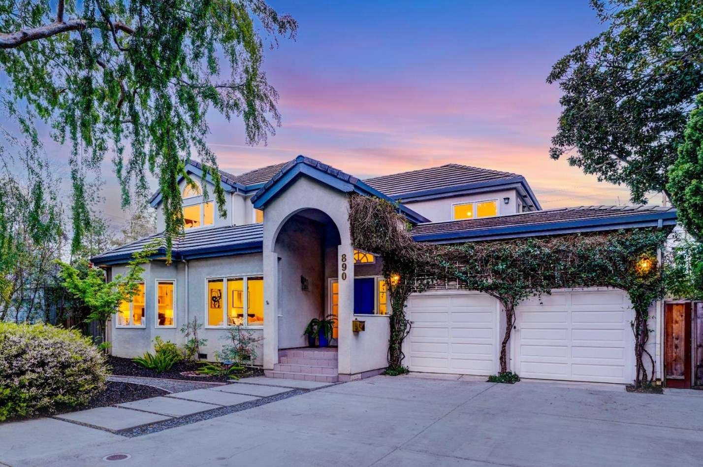 890 Marshall Dr, Palo Alto, CA 94303