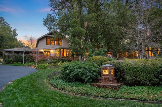 753 Frenchmans Rd, Palo Alto, CA 94305