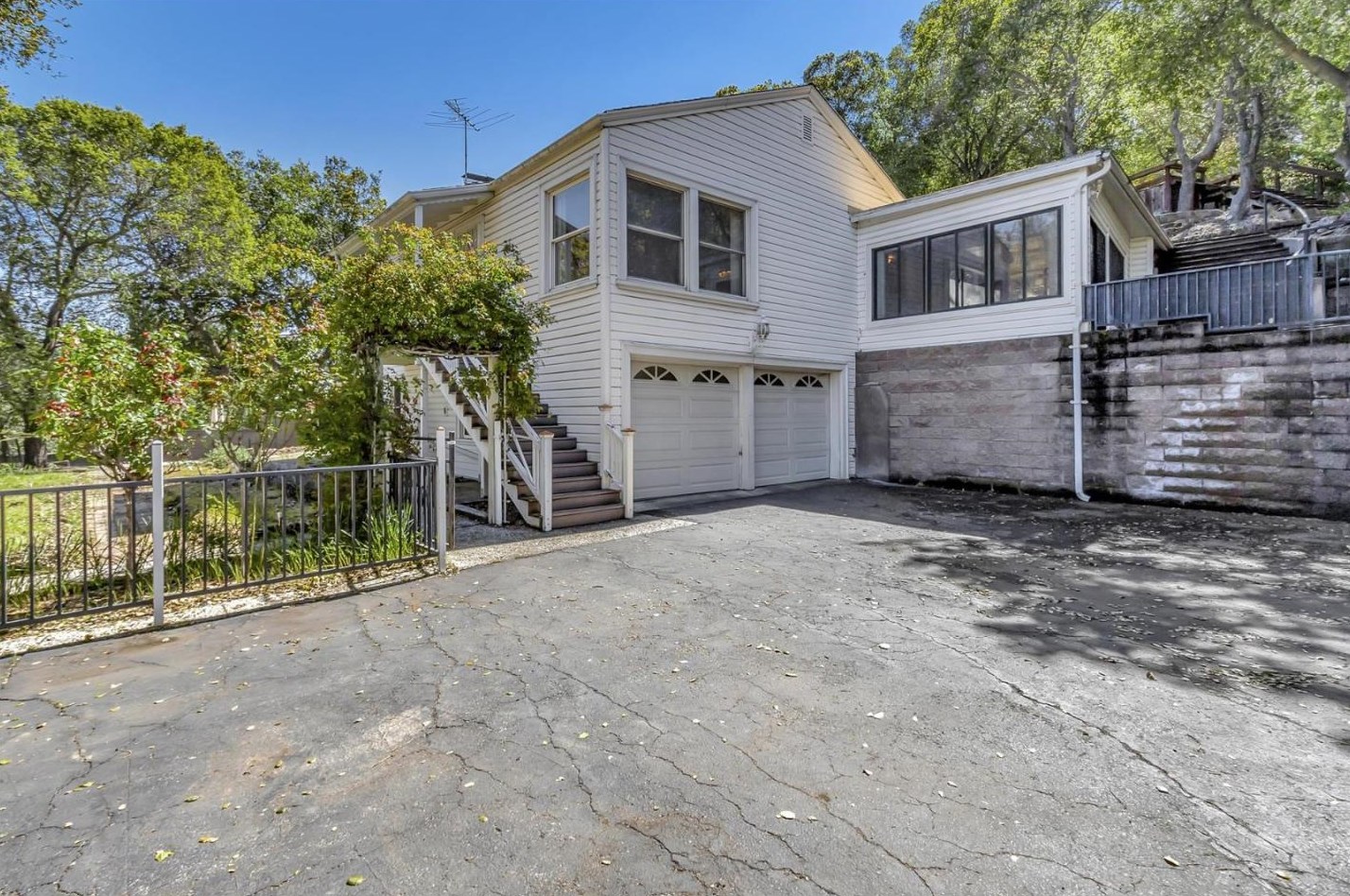 15116 Blossom Hill Rd, Los Gatos, CA 95032
