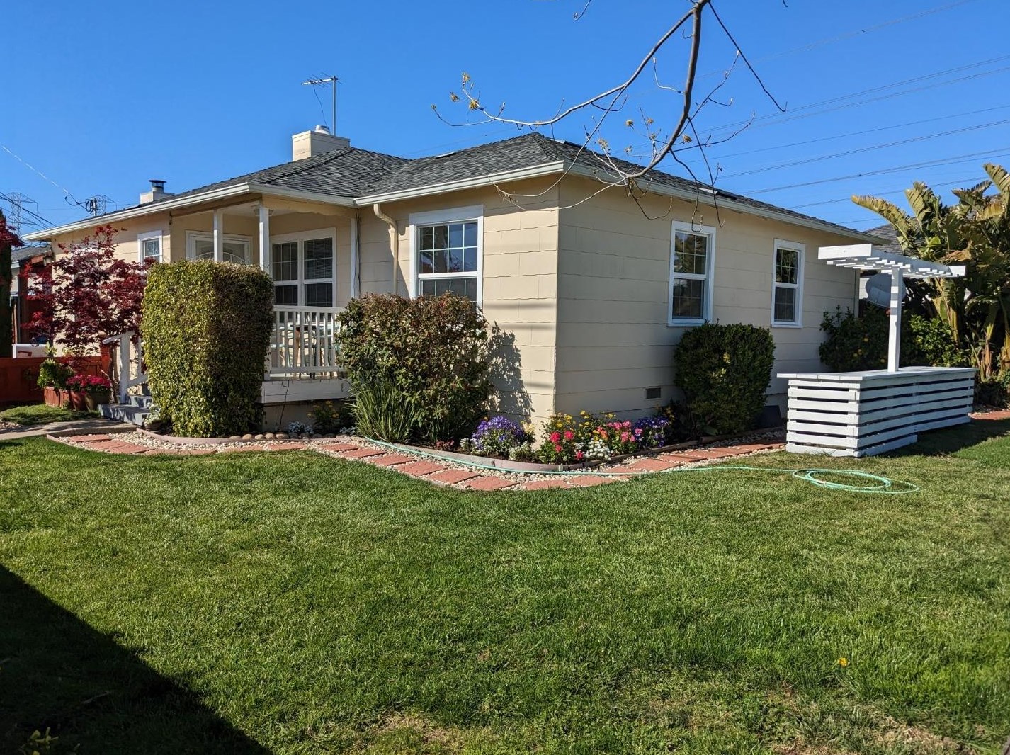8 Rochester St, San Mateo CA  94401-1323 exterior