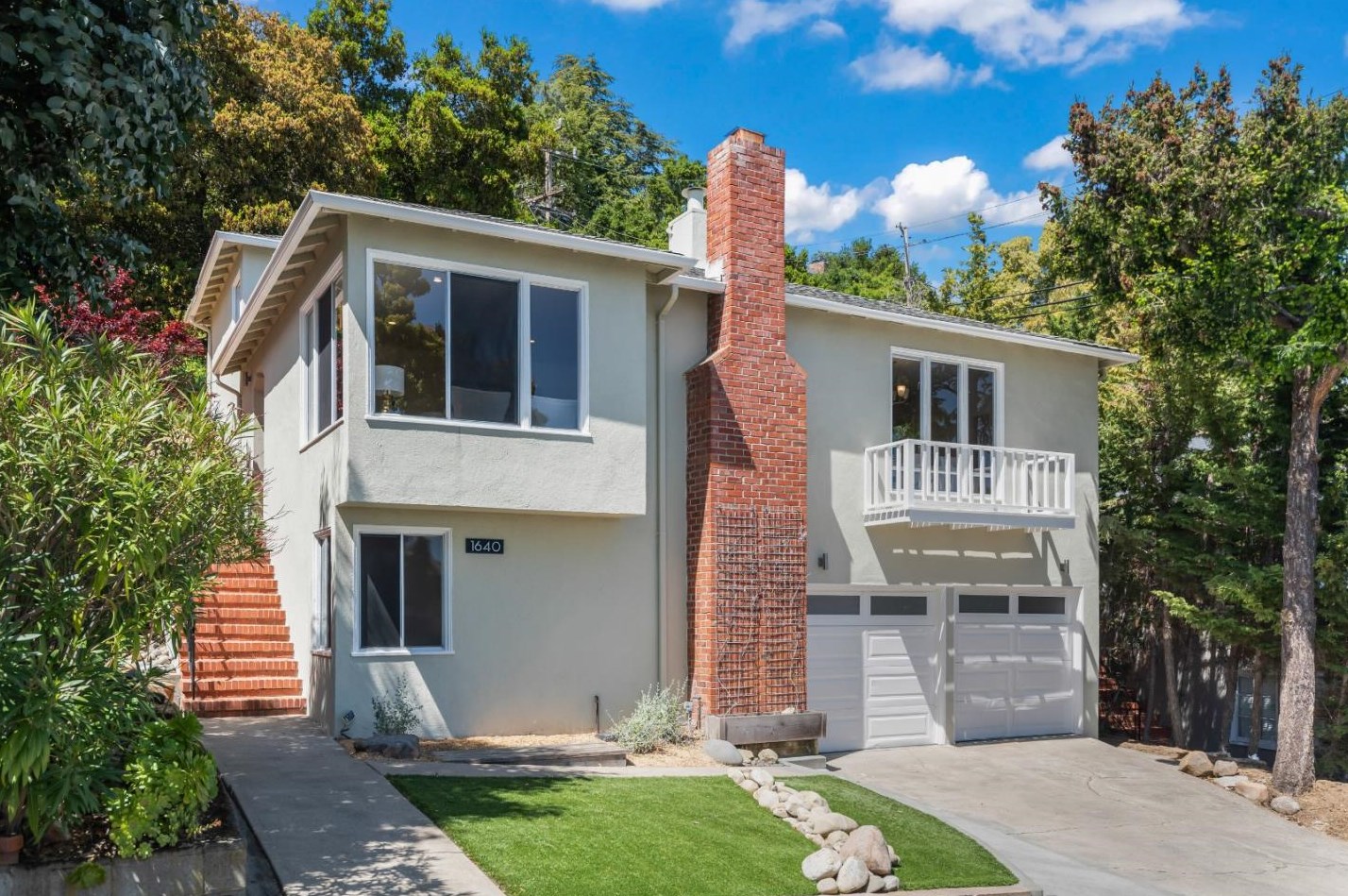 1640 Hull Dr, San Carlos, CA 94070