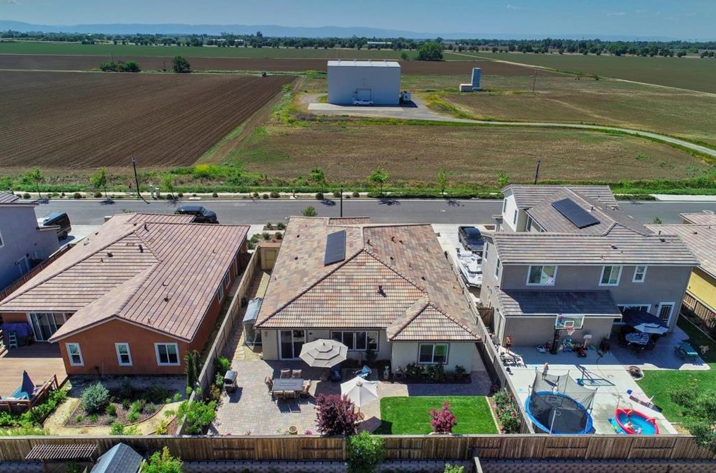 2019 Harry Lorenzo Ave, Woodland CA  95776 exterior