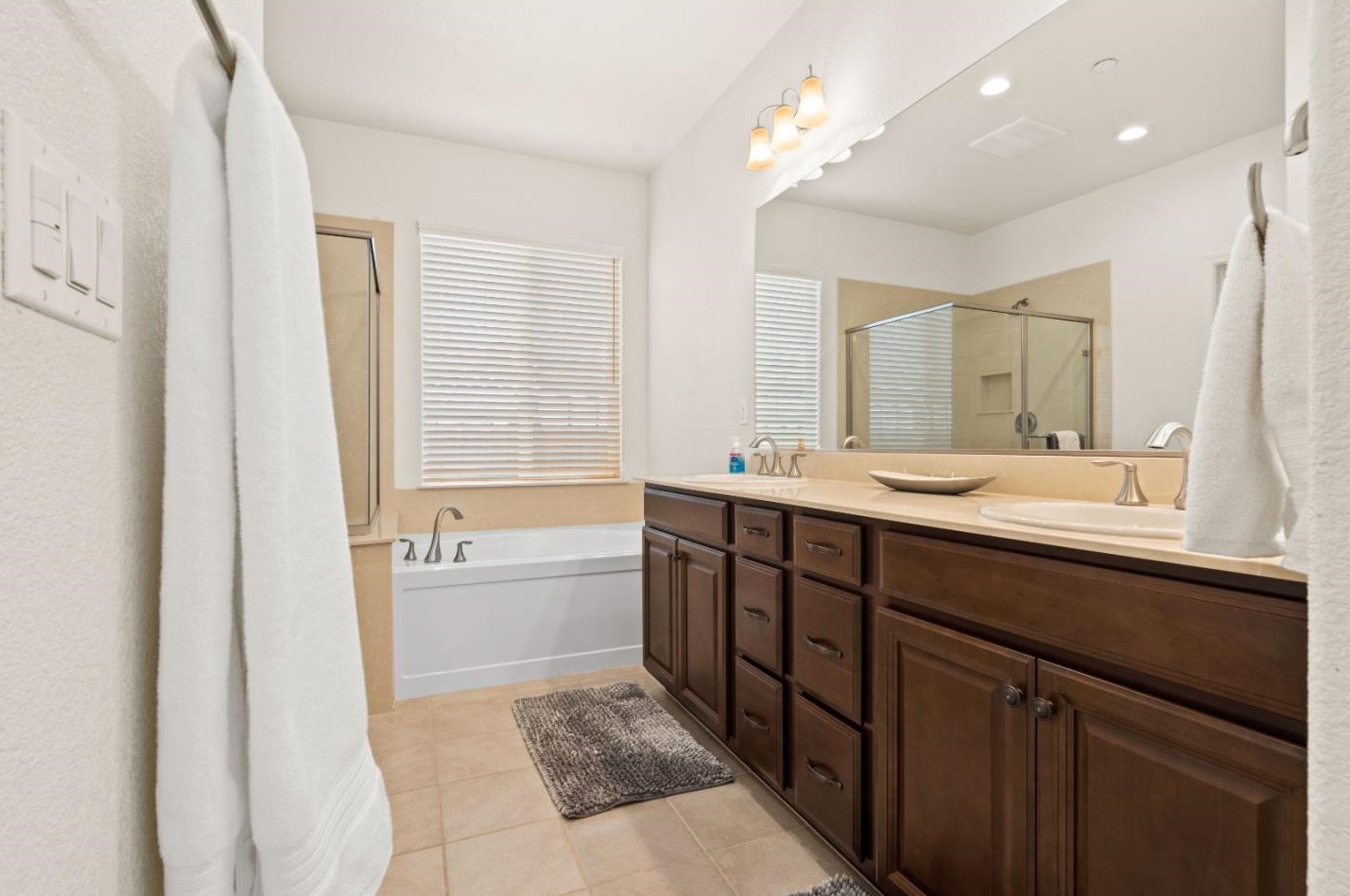 2019 Harry Lorenzo Ave, Woodland CA  95776 exterior