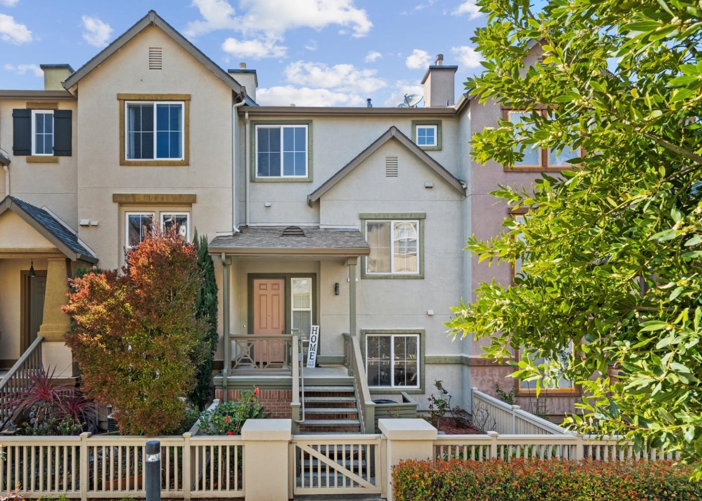 61 Sheffield Ct, Mountain View, CA 94040