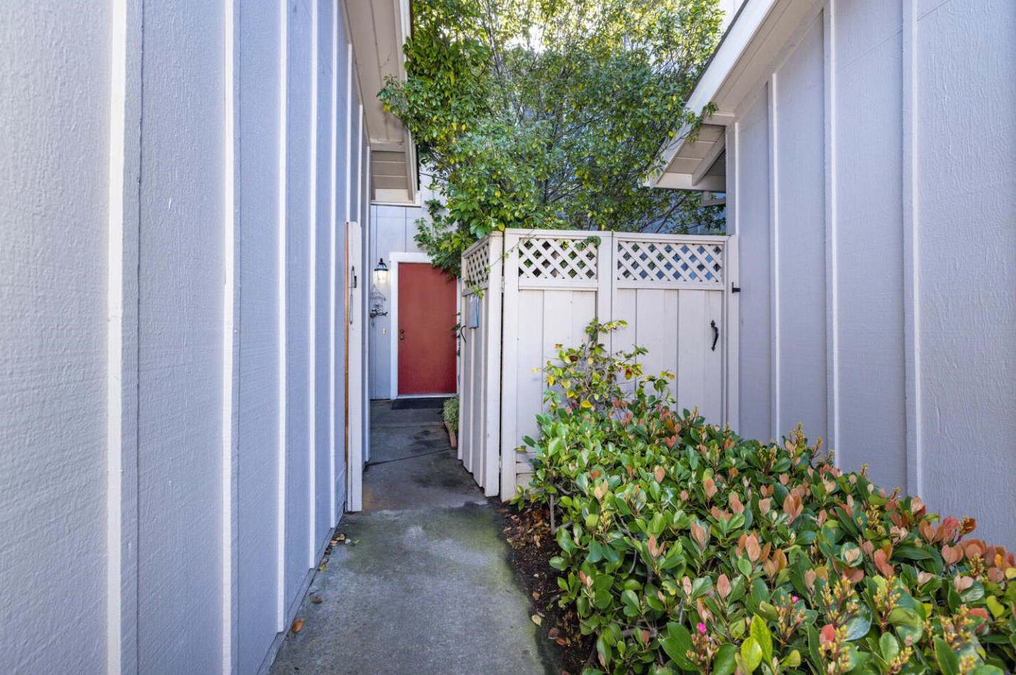 1140 Nimitz Ln, San Mateo, CA 94404-3652