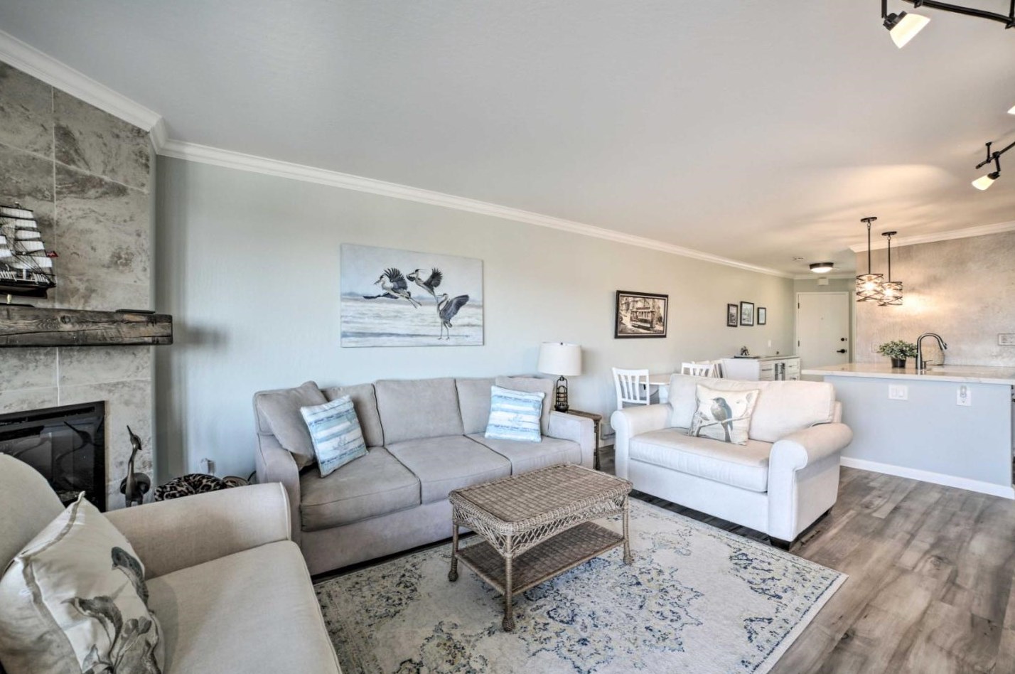 125 Surf Way 332, Monterey, CA 93940