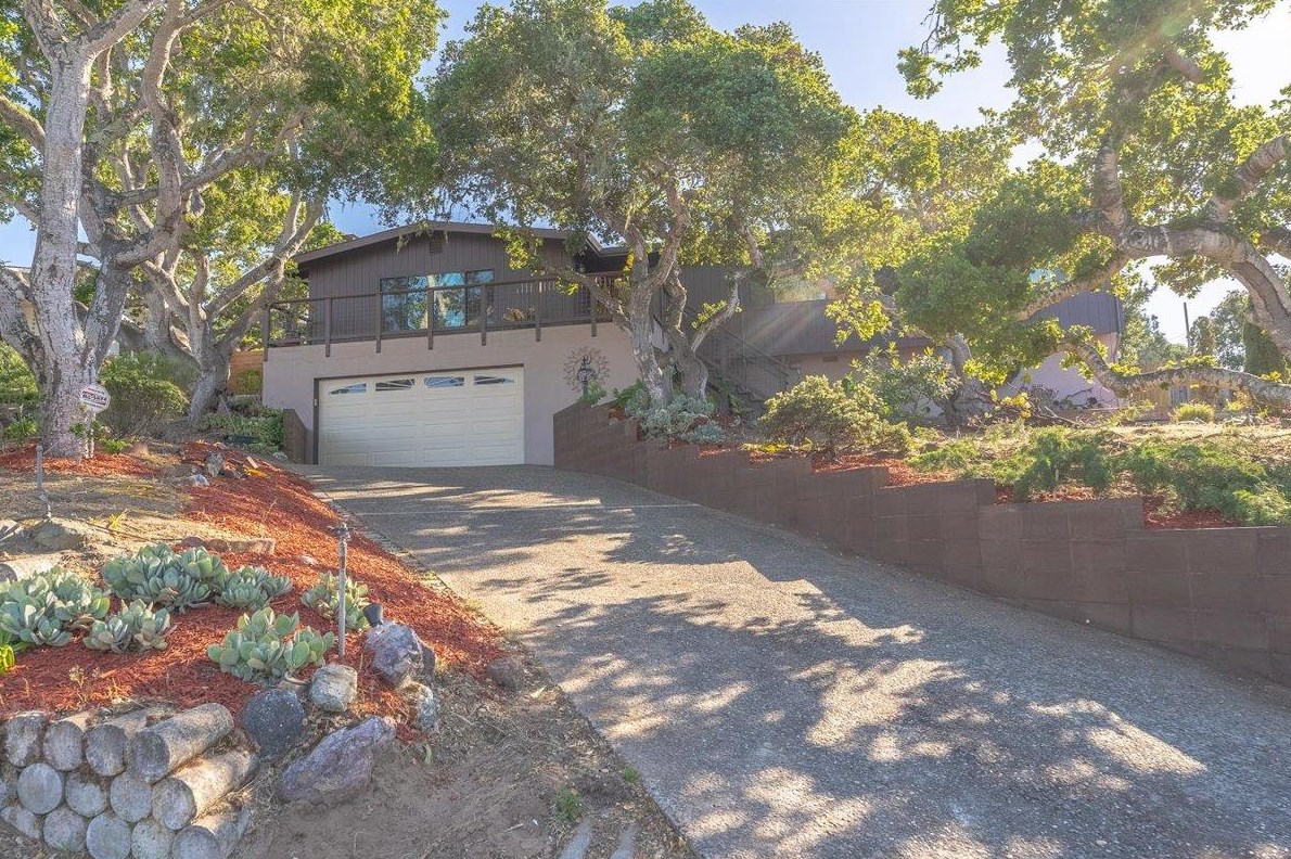 42 Los Encinos Dr, Monterey, CA 93940-5632