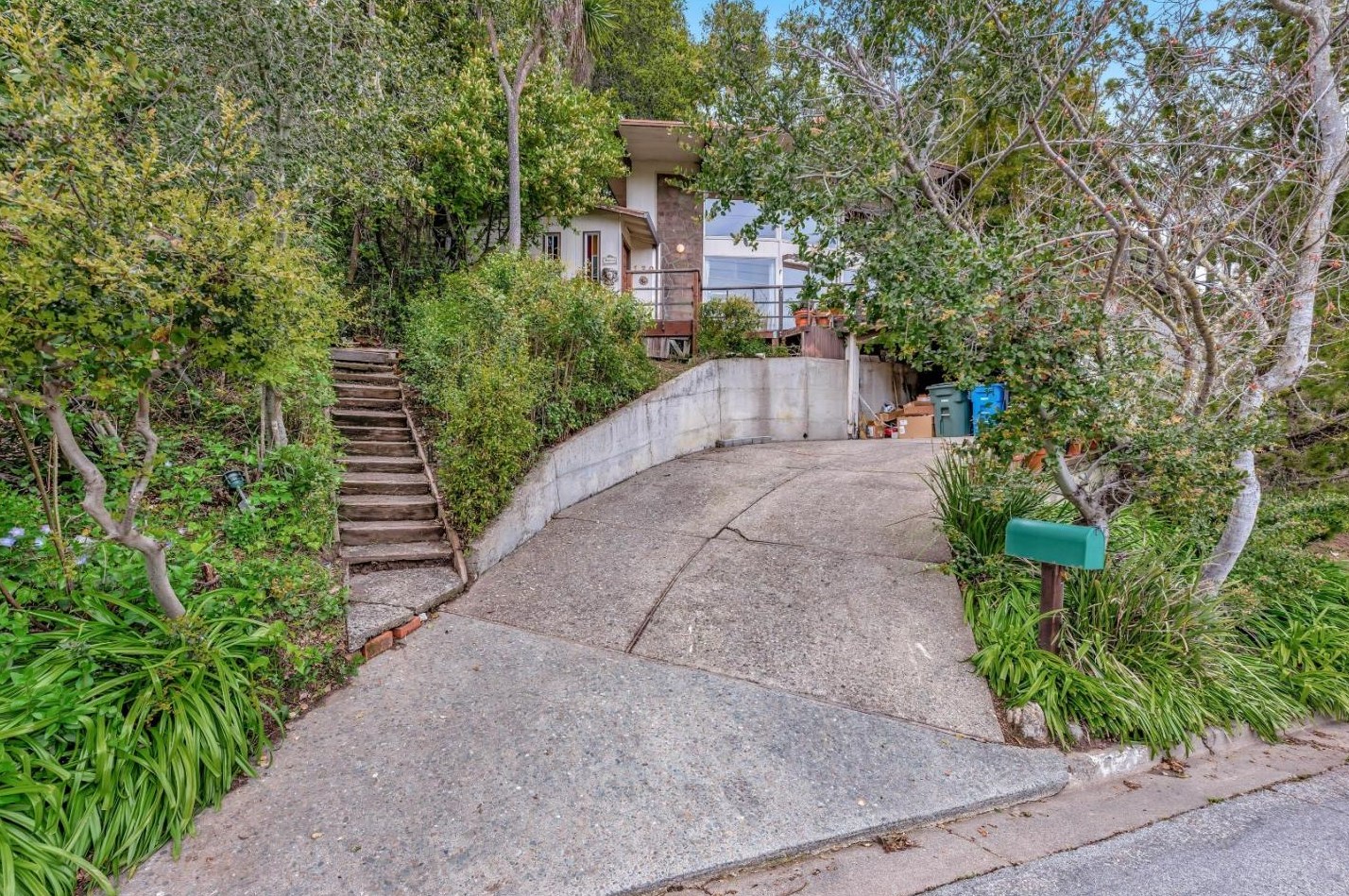 130 Corona Way, Menlo Park, CA 94028-7438