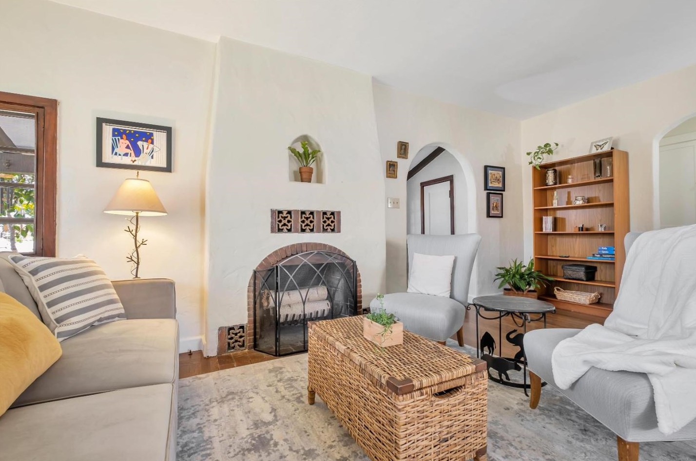 2700 Florence Pl, Sacramento, CA 95818-3123