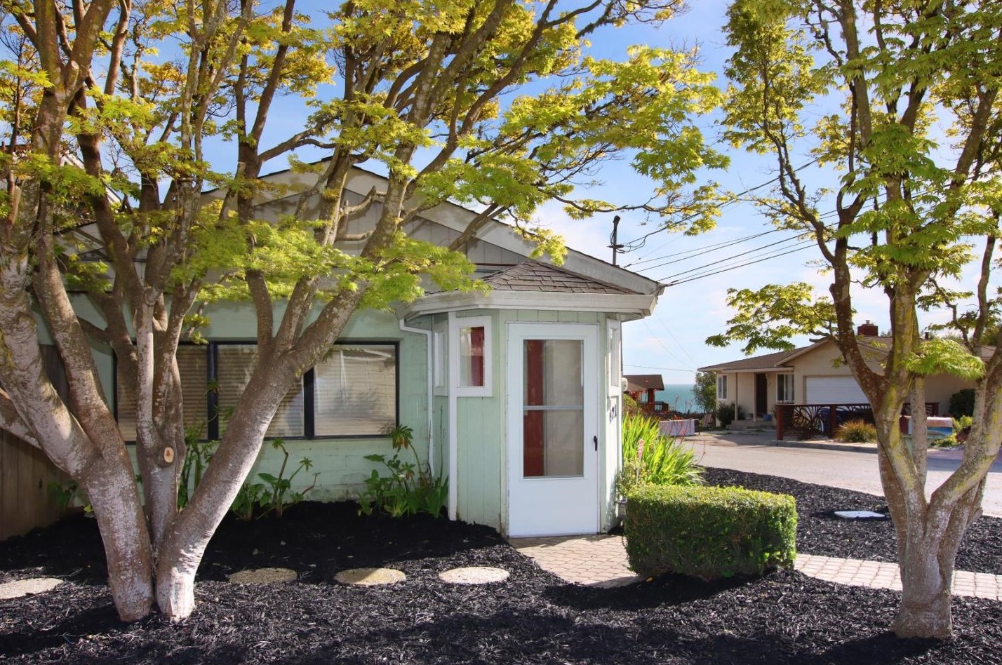 421 Park Dr, Aptos, CA 95003