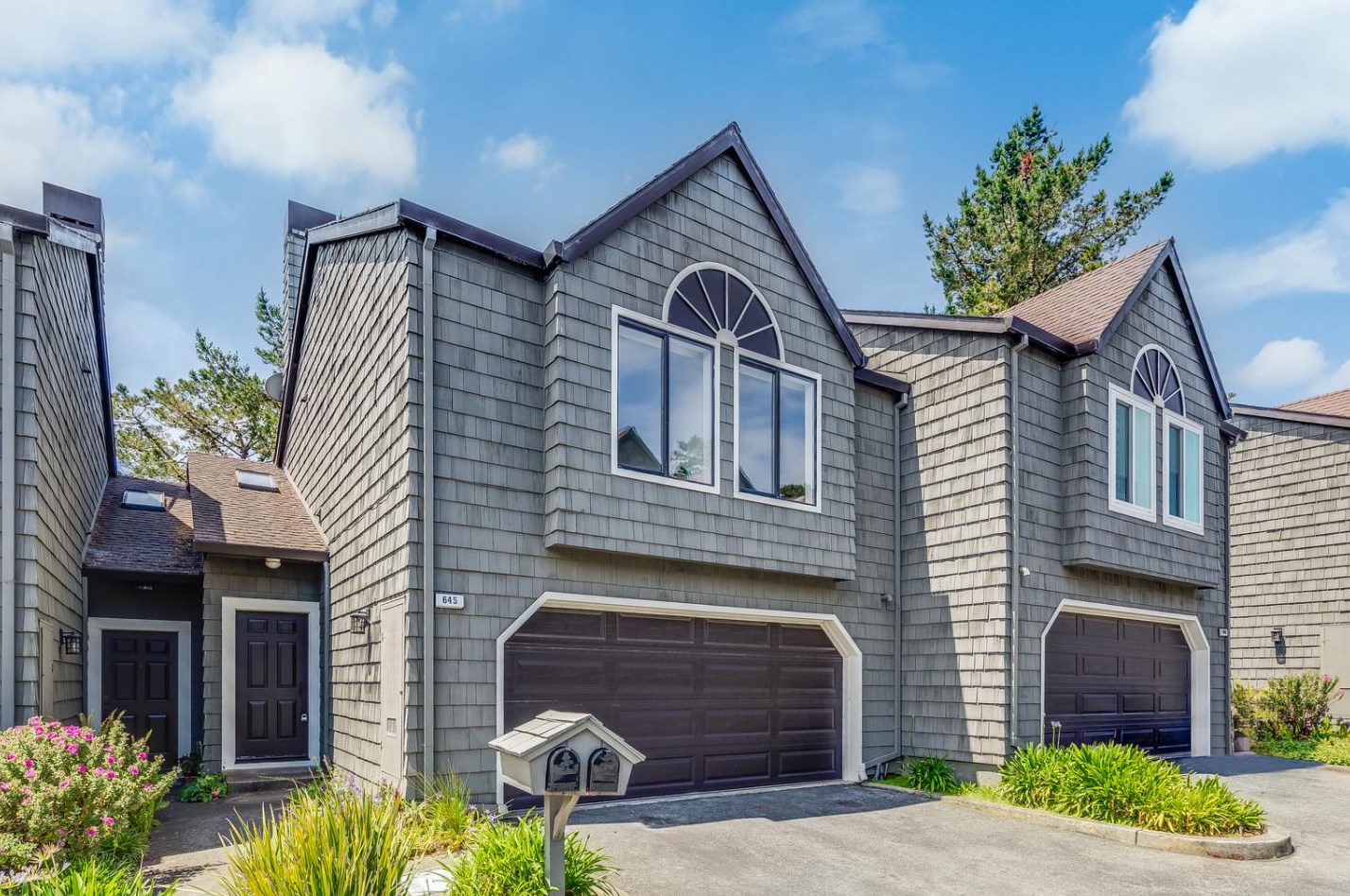 645 Sharp Park Rd, Pacifica, CA 94044