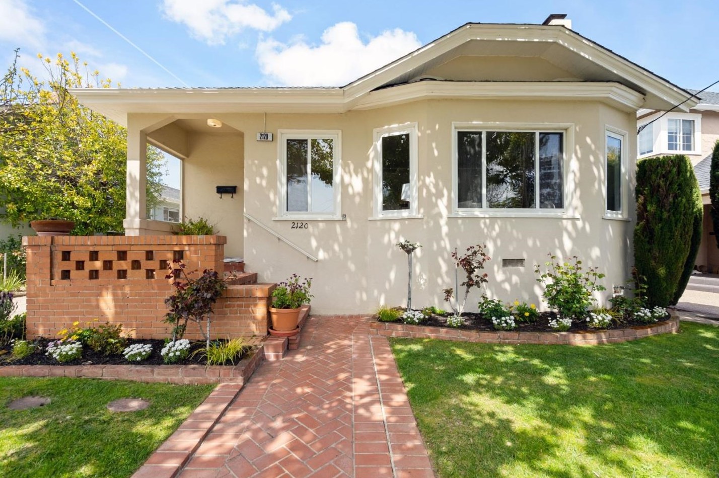 2120 Hale Dr, Burlingame, CA 94010
