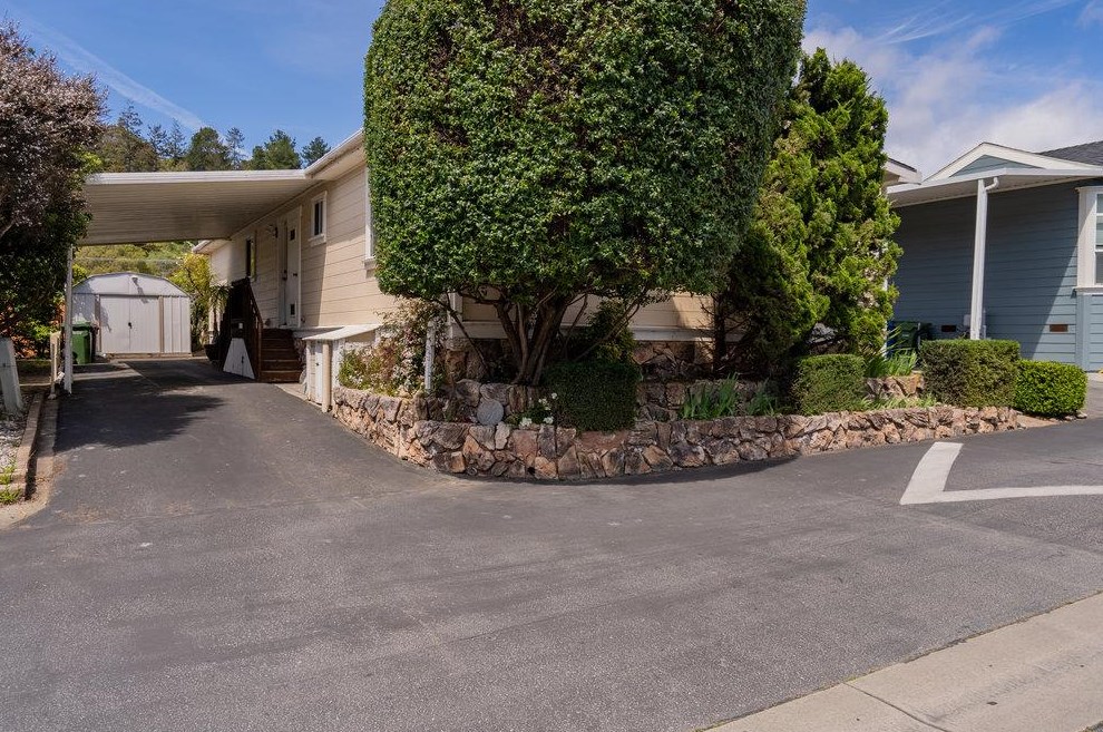 52 Nandina Dr, Aptos, CA 95003-4919