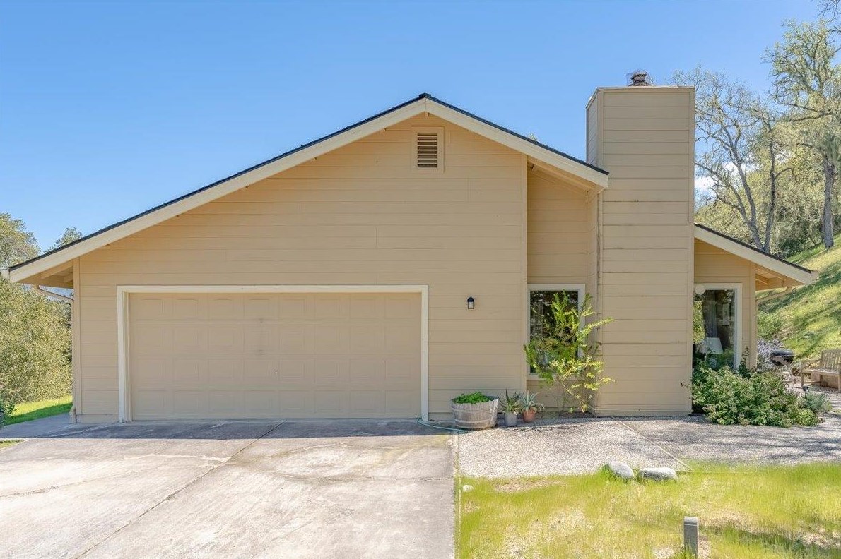 21032 Cachagua Rd, Tassajara Hot Springs, CA 93924