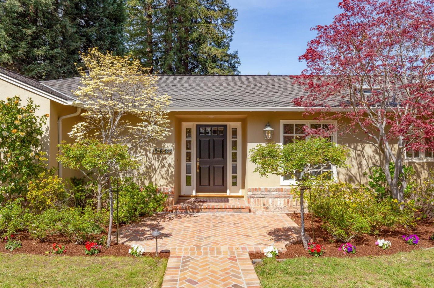 1860 White Oak Dr, Menlo Park, CA 94025-6129