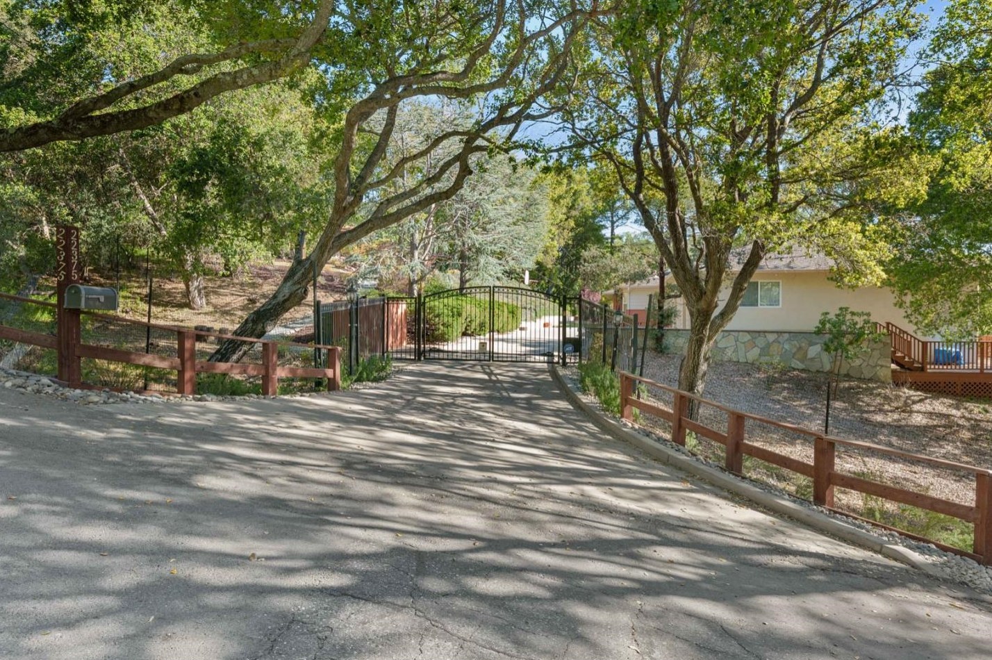 22375 Rolling Hills Rd, Saratoga, CA 95070-6560