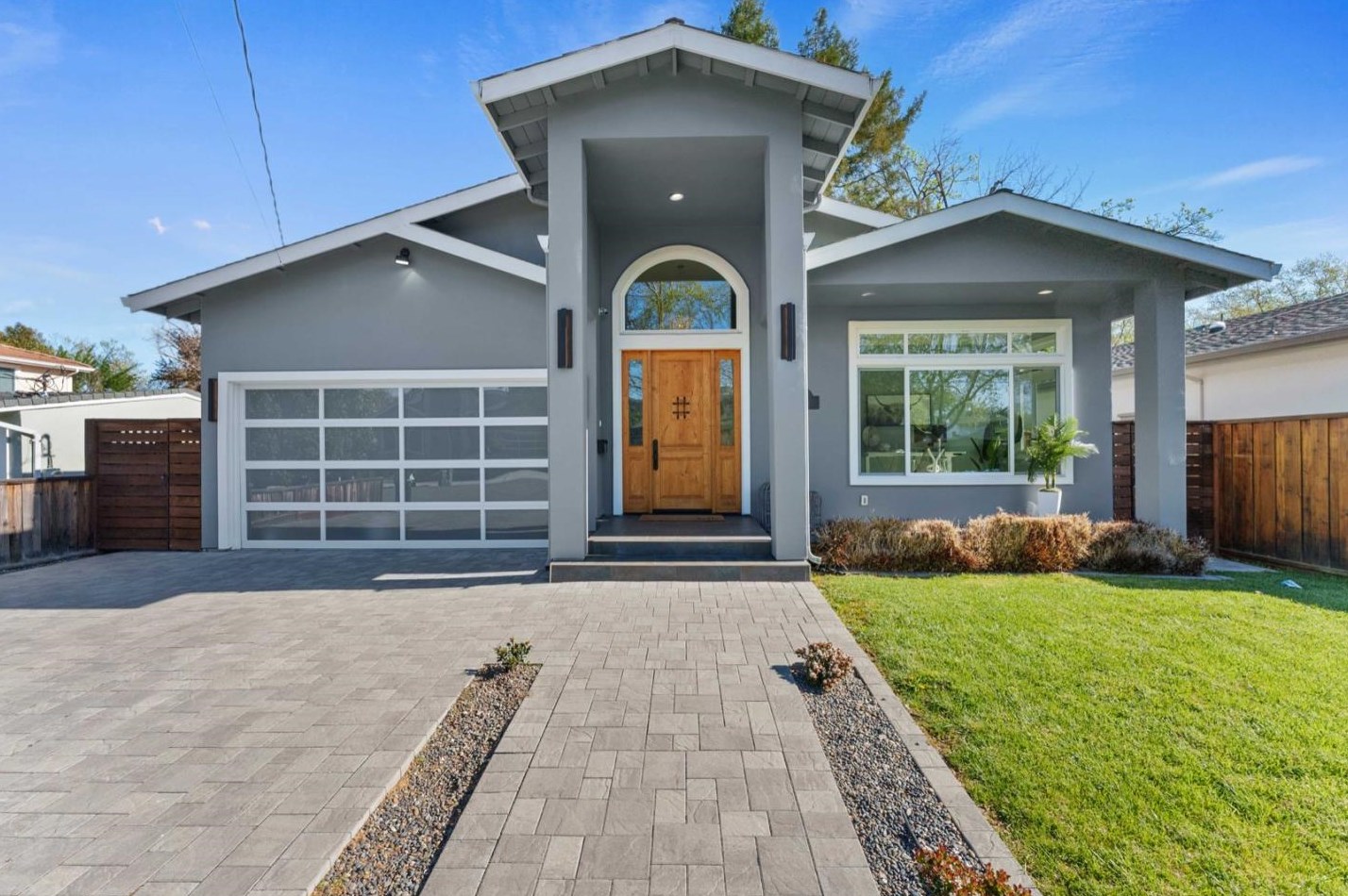 1880 Peacock Ave, Mountain View, CA 94043