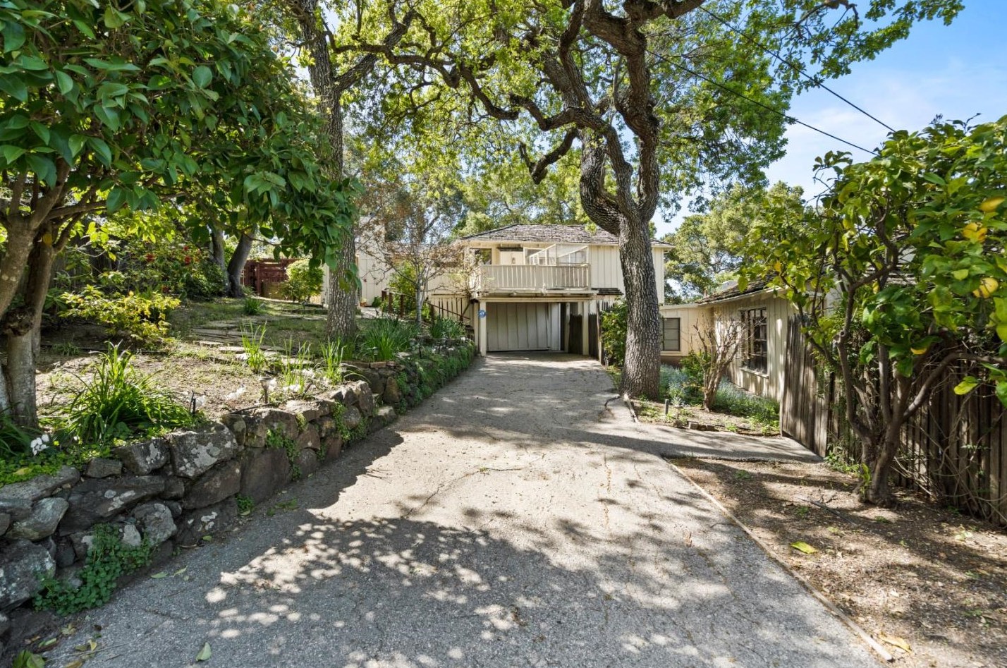 11185 Mora Dr, Los Altos, CA 94024