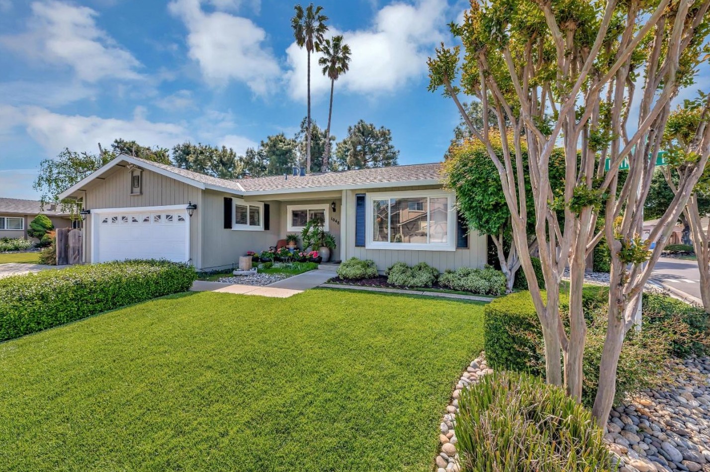 1048 Primrose Ln, Gilroy, CA 95020-3905