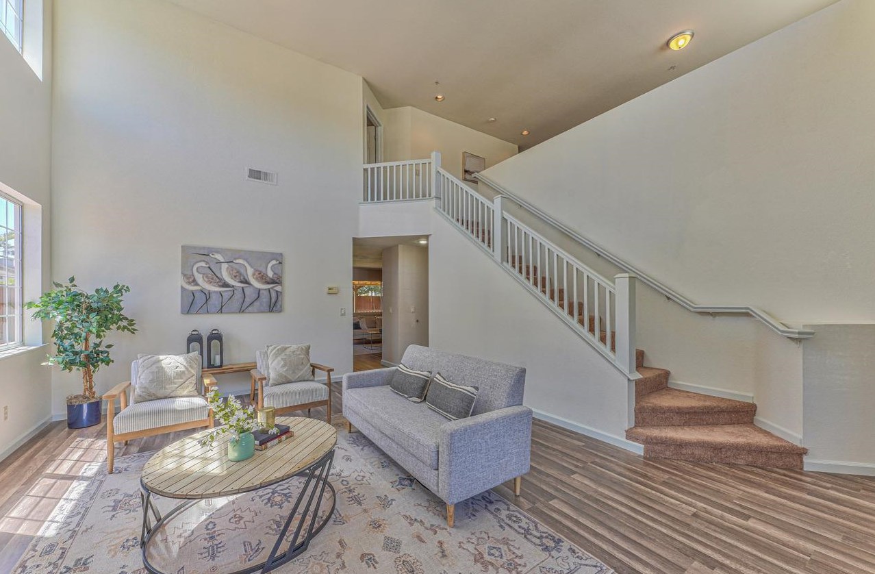 1145 Eagle Dr, Salinas, CA 93905